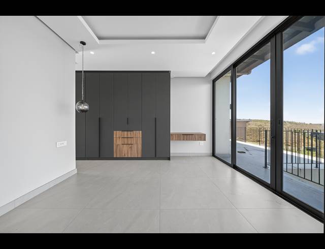 5 BEDROOM HOUSE FOR SALE IN ZULULAMI LUXURY COASTAL ESTATE